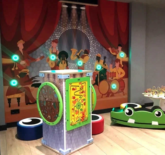 Interactieve muur Ibis Styles Hotel Scheveningen kinderhoek speelhoek